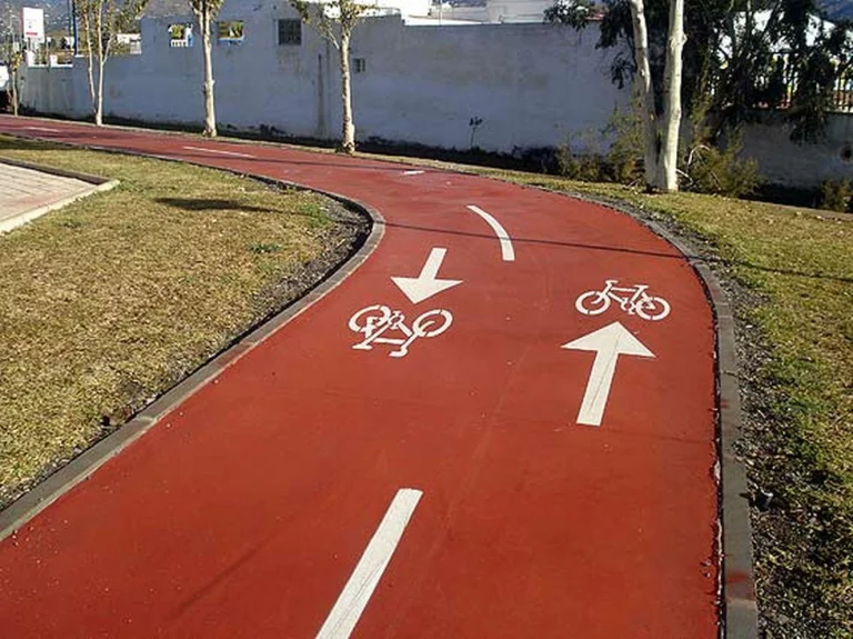 Las personas que van en bicicleta al trabajo tienen menos riesgo de padecer estrés.