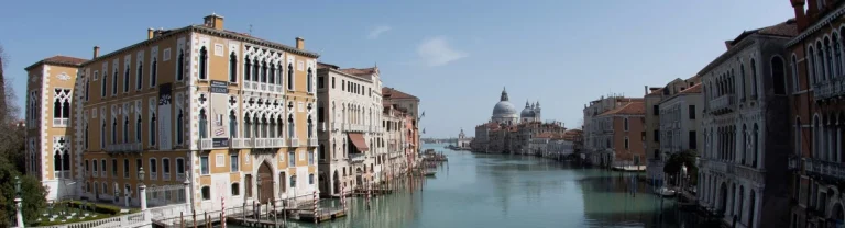 Explosión de una planta química en Venecia provoca 2 heridos graves