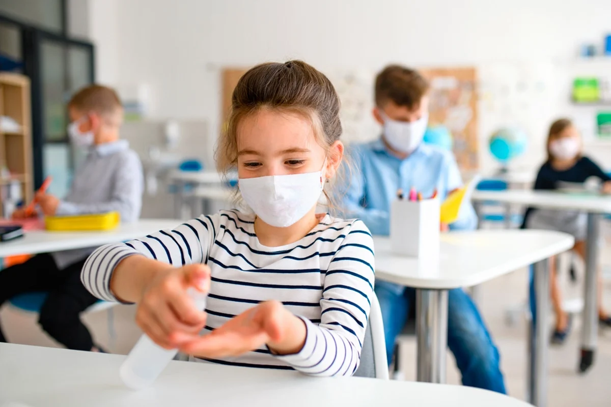covid, mascarilla en escuela
